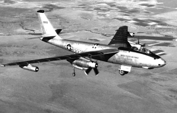 1280px-Boeing_XB-47D_propjet (600 x 383).jpg