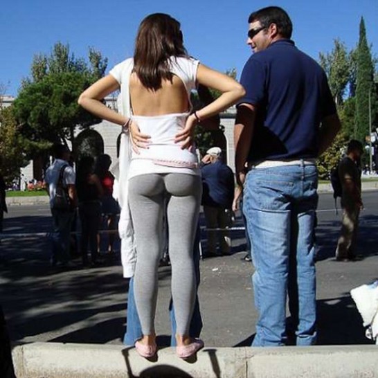 Girls-in-Yoga-Pants-11.jpg