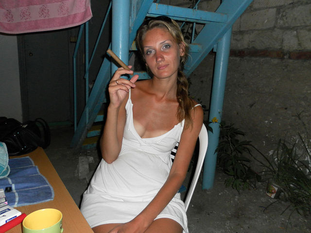 cigar she herfin.jpg