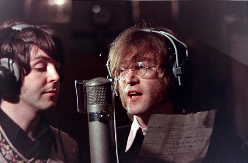 ringo-starr-reveals-unseen-photos-of-the-beatles-in-new-photography-ebook.jpg