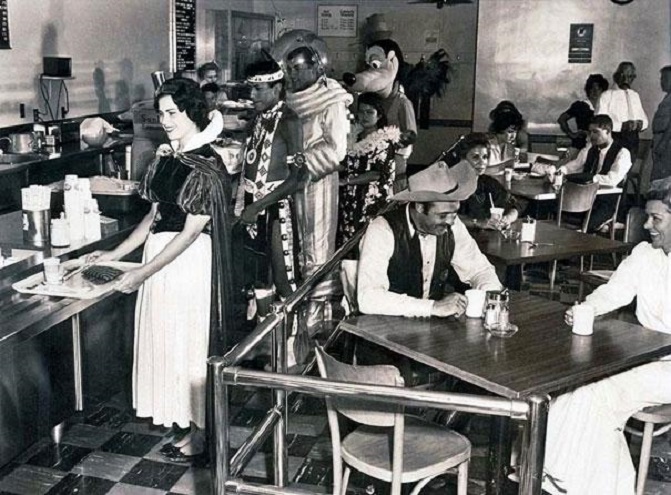 14-Disneyland-Employee-Cafeteria-in-1961.jpg