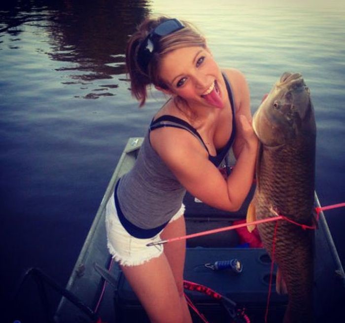 Girls-Fishing-Fropki-33.jpg