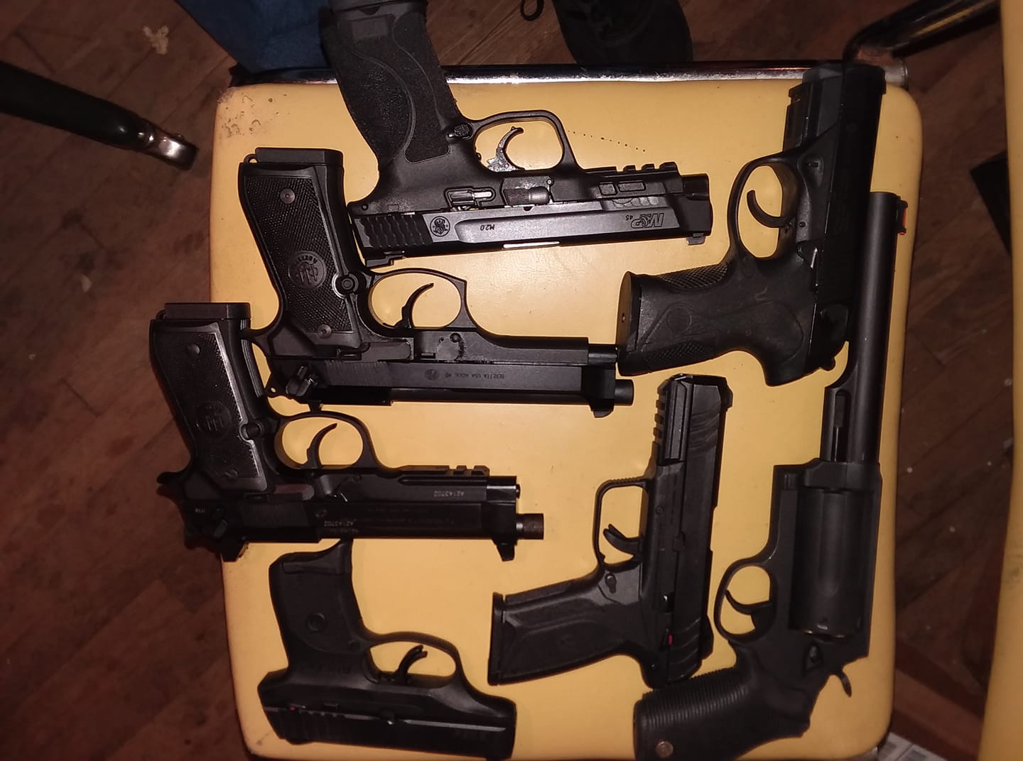 Handguns.jpg