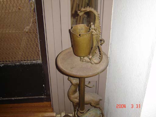 379244.jpg