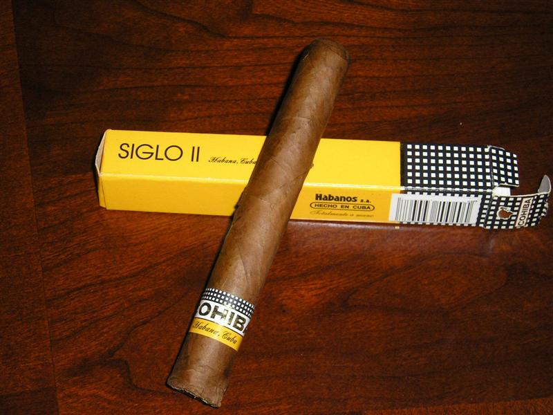 Cohiba Siglo II (edit) (Medium).JPG