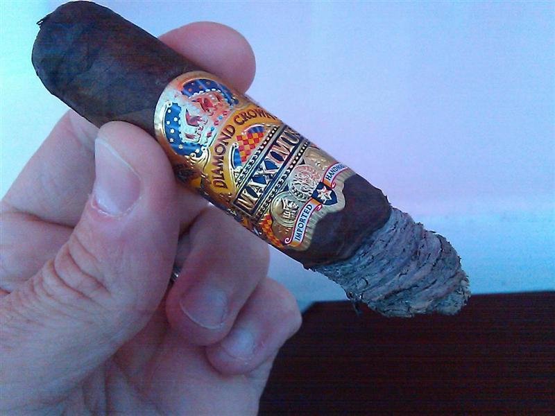 cigar Diamond Crown max (Medium).JPG